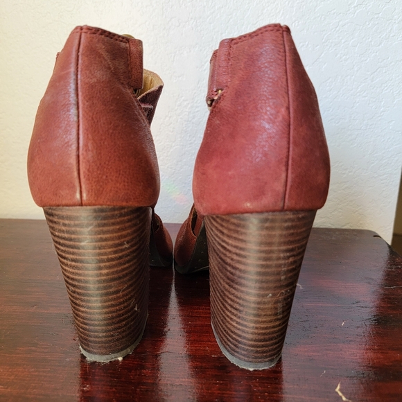 Lucky Brand Leather Open Toed Heels - Picture 4 of 5